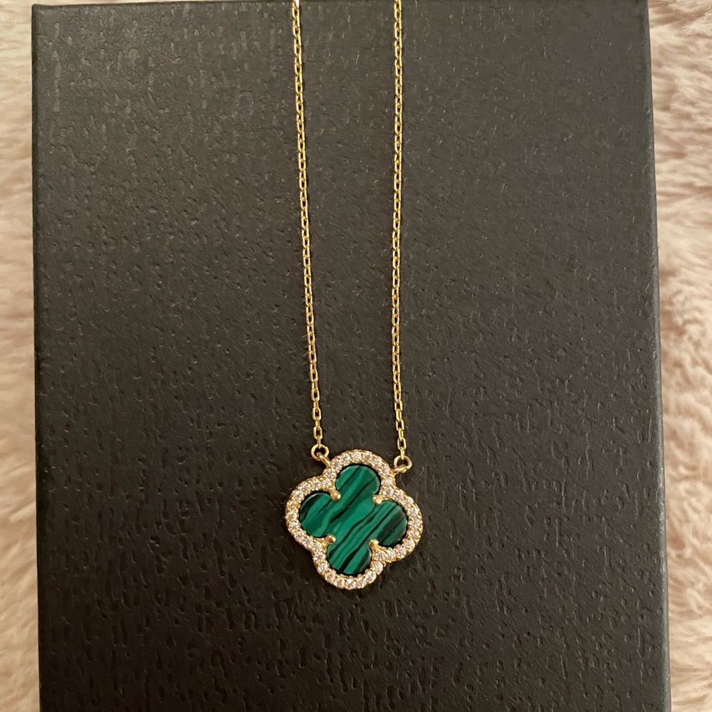 Clover necklace